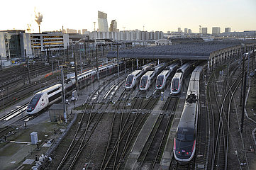 FRANKREICH. Paris (75) 13. Arr. Bahnhofsbahnhof Austerlitz. TGV Inoui Express -Züge am Bahnhof