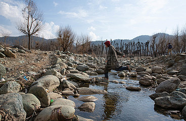 Kaschmir-Srinagar-Vertical Sinkloch