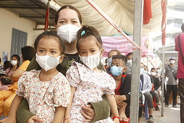 Kambodscha-Phnom Penh-Covid-19-Impfung-Kinder