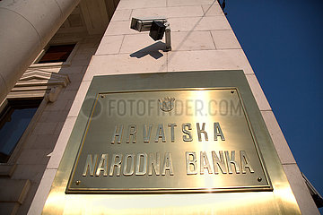 Kroatien  Zagreb - die Kroatische Nationalbank (Hrvatska Narodna Banka)  Schild beim Haupteingang