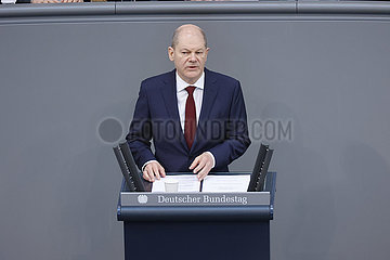 Sondersitzung des Bundestages zu Russlands Ueberfall auf die Ukraine  Dt. Bundestag  Reichstagsgebaeude  27. Februar 2022