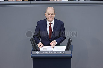 Sondersitzung des Bundestages zu Russlands Ueberfall auf die Ukraine  Dt. Bundestag  Reichstagsgebaeude  27. Februar 2022