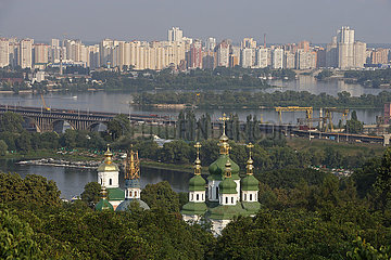 Vydubichi-Kloster  Botanischer Garten  Dniepr River  Kiew  Ukraine