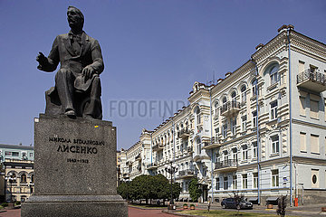 UKRAINE. Kiew. Statue des ukrainischen Komponisten Nikolai Lyssenko