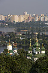 Vydubichi-Kloster  Botanischer Garten  Dniepr River  Kiew  Ukraine