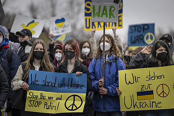 Fridays for Future demonstrates against war in Ukraine.