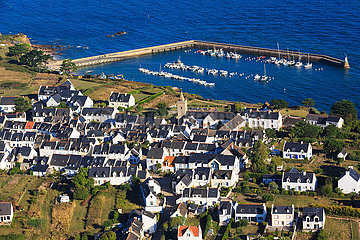 FRANKREICH. BRETAGNE. Morbihan (56) Insel von Houat. Luftbild von Port Saint Gildas