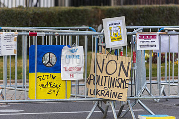 FRANCE  Alsace  Bas-Rhin (67) Strasbourg  Signs against the Russian invasion of Ukraine in front of the Russian Consulate