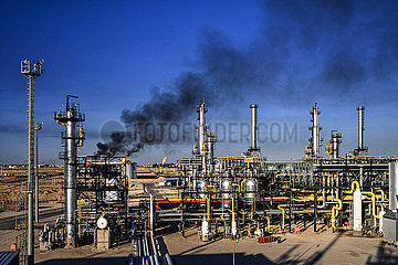 Algeria. Province of Ouargla: Sonatrach plant (Algerian oil and gas company) in the Algerian Sahara. Hassi Messaoud site (oil). Refinery. Sonatrach is the first company in Africa