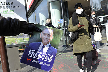 FRANKREICH. Paris (75) Verteilung von Flugblättern der Aktivisten zugunsten von Eric Zemmour  Candidat der französischen Präsidentschaftswahlen 2022