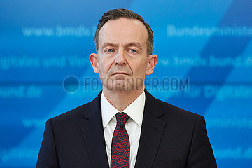 Berlin  Deutschland - Volker Wissing  Bundesminister fuer Digitales und Verkehr  bei einer Pressekonferenz im Bundesministerium.