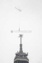 Frankreich-Paris-Eiffel-Tower-Antenne-Installation