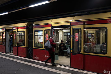Deutschland  Berlin - S-Bahnhof Treptower Park