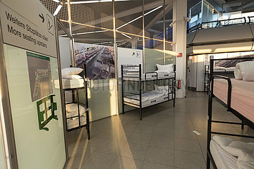 Berlin  Berlin  Deutschland  DEU - Ukraine Ankunftszentrum auf den Tegler Flughafengelaende