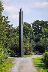 Carbon Obelisk  Kunst im Emscherpark  Essen  Nordrhein-Westfalen  Deutschland