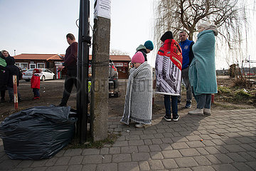 Polen  Medyka - Ukraine-Krieg  Ukrainische Fluechtlinge am Grenzuebergang Medyka warten auf die Weiterreise