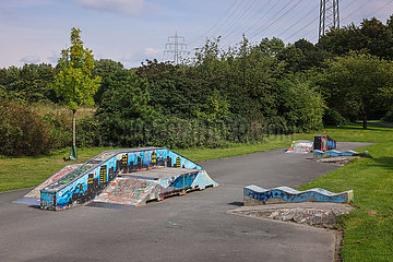 Skaterpark im Emscherpark  Essen  Nordrhein-Westfalen  Deutschland