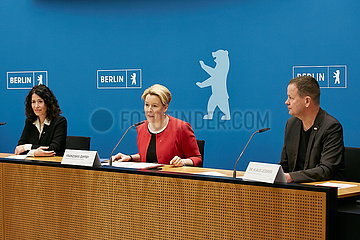 Berlin  Deutschland - Bettina Jarasch  Franziska Giffey und Klaus Lederer zur Pressekonferenz nach 100 Tagen im Amt.