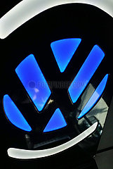 Tiflis  Georgien  Logo des Automobilherstellers Volkswagen