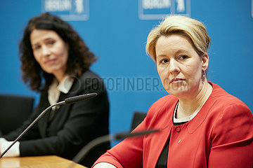 Berlin  Deutschland - Bettina Jarasch und Franziska Giffey zur Pressekonferenz nach 100 Tagen im Amt.