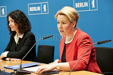 Berlin  Deutschland - Bettina Jarasch und Franziska Giffey zur Pressekonferenz nach 100 Tagen im Amt.