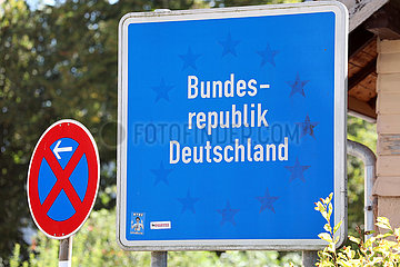 Seltz  Frankreich  Schild an der Staatsgrenze zur Bundesrepublik Deutschland