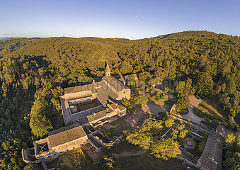 FRANCE. PROVENCE. VAR (83) AERIAL VIEW OF THORONET ABBEY. BUILT BETWEEN 1160 AND 1230  IT IS ONE OF THE THREE CISTERCIAN ABBEYES IN PROVENCE. LISTED AS A HISTORICAL MONUMENT  IT HAS BENEFITED FROM PARTICULARLY SIGNIFICANT RESTORATION WORK