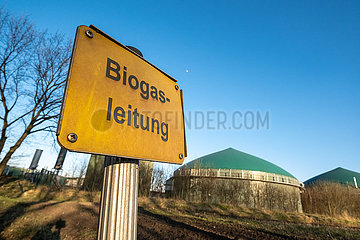 Deutschland  Heidenau - Biogasanlage  Schild mit Hinweis auf Biogas-Leitung