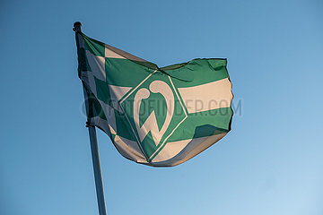 Deutschland  Heidenau - Fahne mit Logo des Fussball-Zweitligavereins Werder Bremen