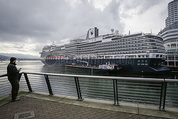 Kanada-Vancouver-Tourism-Cruise-Schiff