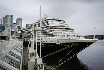 Kanada-Vancouver-Tourism-Cruise-Schiff