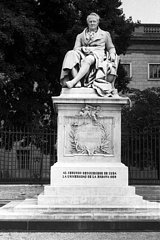 Ost-Berlin  Deutsche Demokratische Republik  Denkmal zu Ehren Alexander von Humboldt