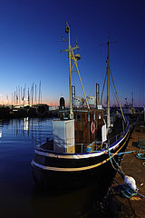 Helsingborg  Schweden  Fischerboot am Abend im Hafen