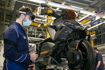Berlin  Deutschland - Herstellung des Elektrorollers CE 04 im BMW Motorrad Werk Spandau.