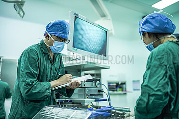 Krankenschwestern von China-Guizhou-Guiyang-Männern (CN)