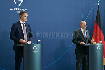 Berlin  Deutschland - Bundeskanzler Olaf Scholz und der belgiische Ministerpraesident Alexander De Croo geben eine Pressekonferenz im Kanzleramt.