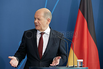 Berlin  Deutschland - Bundeskanzler Olaf Scholz gibt eine Pressekonferenz im Kanzleramt.