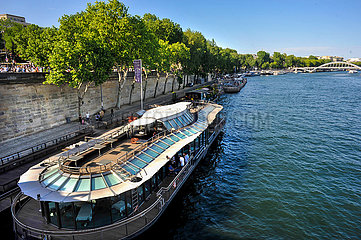 FRANKREICH. Paris (75) 16. Bezirk. Ducasse Sur Seine Das Restaurantboot des Kochkochs Alain Ducasse am Seine River