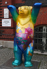 Berlin  Deutschland  Buddy Baer vor dem Bezirksamt Lichtenberg von Berlin