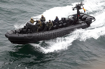 Rostock  Deutschland  Uebung der Maritimen Einsatzgruppe (MEG) der Bundespolizei See auf der Ostsee