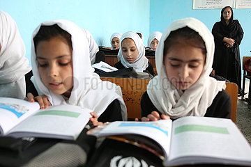 Afghanistan-Kabul-Pupils-Girls