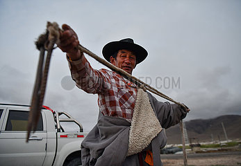 (Intibet) China-Tibet-Lhasa-Damxung-Rural-Projectionist (CN)