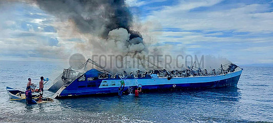 Philippinen-Quezon-Provinz-Ferry-Feuer