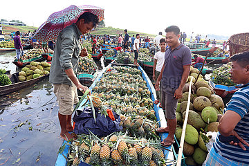 Bangladesch-Rangamati-schwankender Markt