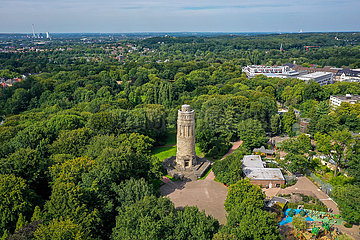 Stadtpark Bochum mit Bismarckturm  Bochum  Nordrhein-Westfalen  Deutschland