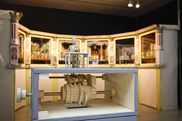 Ausstellung Der Schluessel zum Leben. 500 Jahre mechanische Figurenautomaten in der Kunsthalle im Lipsiusbau  Staatliche Kunstsammlungen Dresden