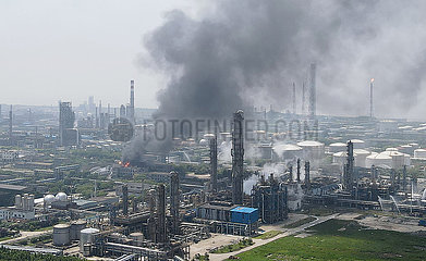 CHINA-SHANGHAI-PETROCHEMICAL FIRM-FIRE (CN)