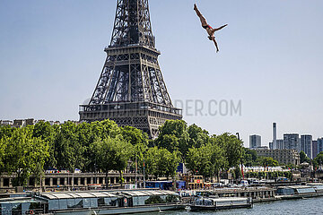 France. Paris (75) (16th district) From Quai Debilly  on the right bank of the Seine river  opposite the Eiffel Tower  the Red Bull Cliff Diving (high-flying diving competition) is stopping off in Paris on June 17 and 18  2022. Two diving boards have been installed on the quay: 27 m high for men  and 21 m for women