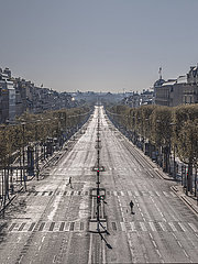 France - Paris (75): April 2020. Third week of confinement due to the epidemic of Coronavirus. Here  the avenue des Champs Elysées seen from the Place de l'Etoile