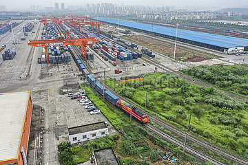 China-Chongqing-Europe-Freight-Zug-10.000. Reise (CN)